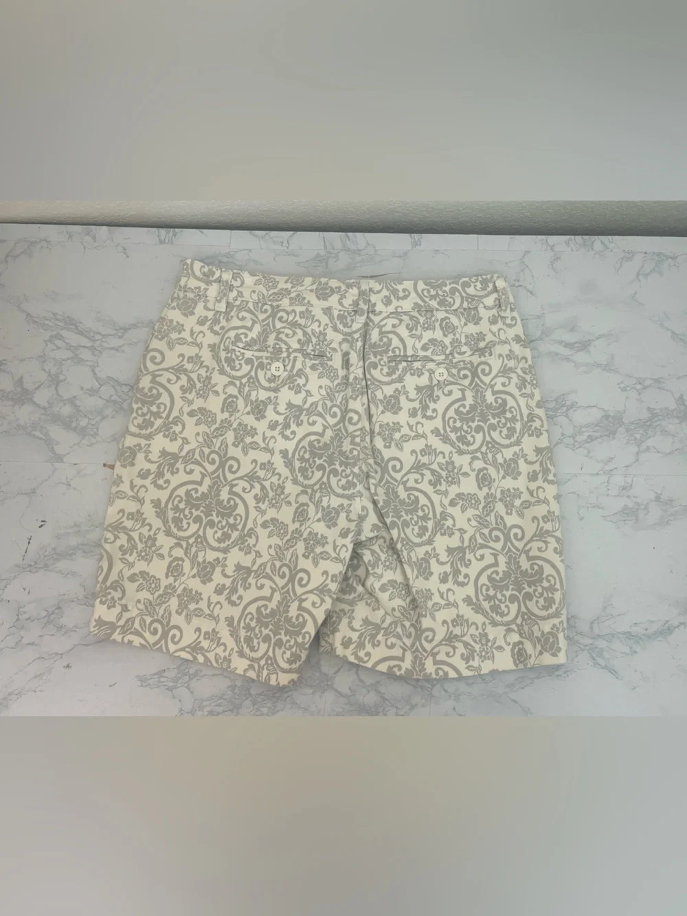 Style & Co Paisley Shorts Cotton Womens 6 Cream Gray Button Bermuda